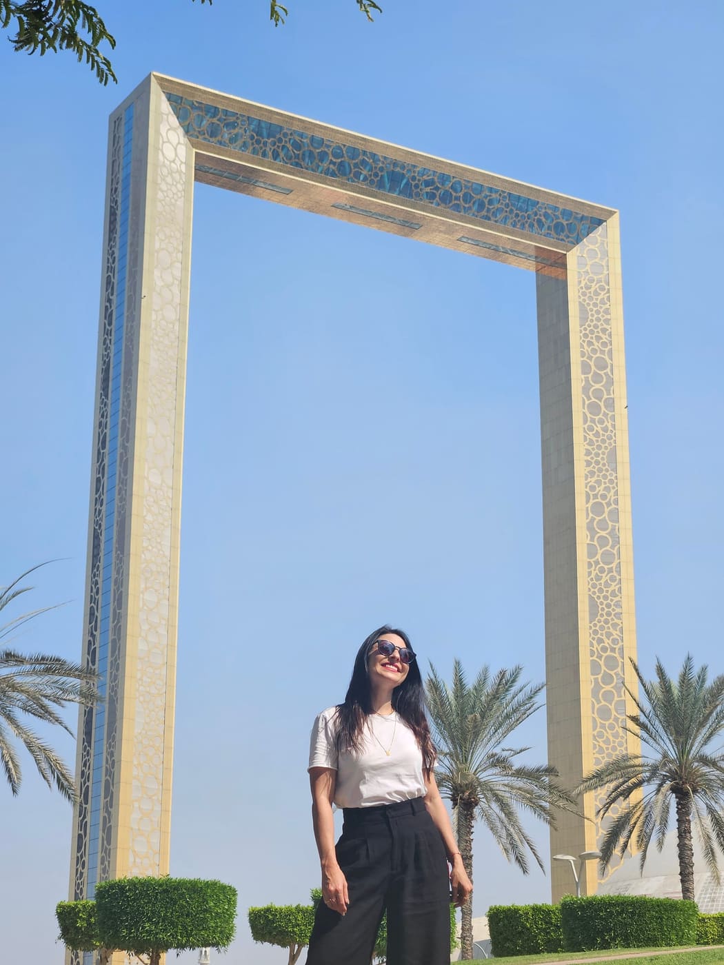 Jeanine no Dubai Frame